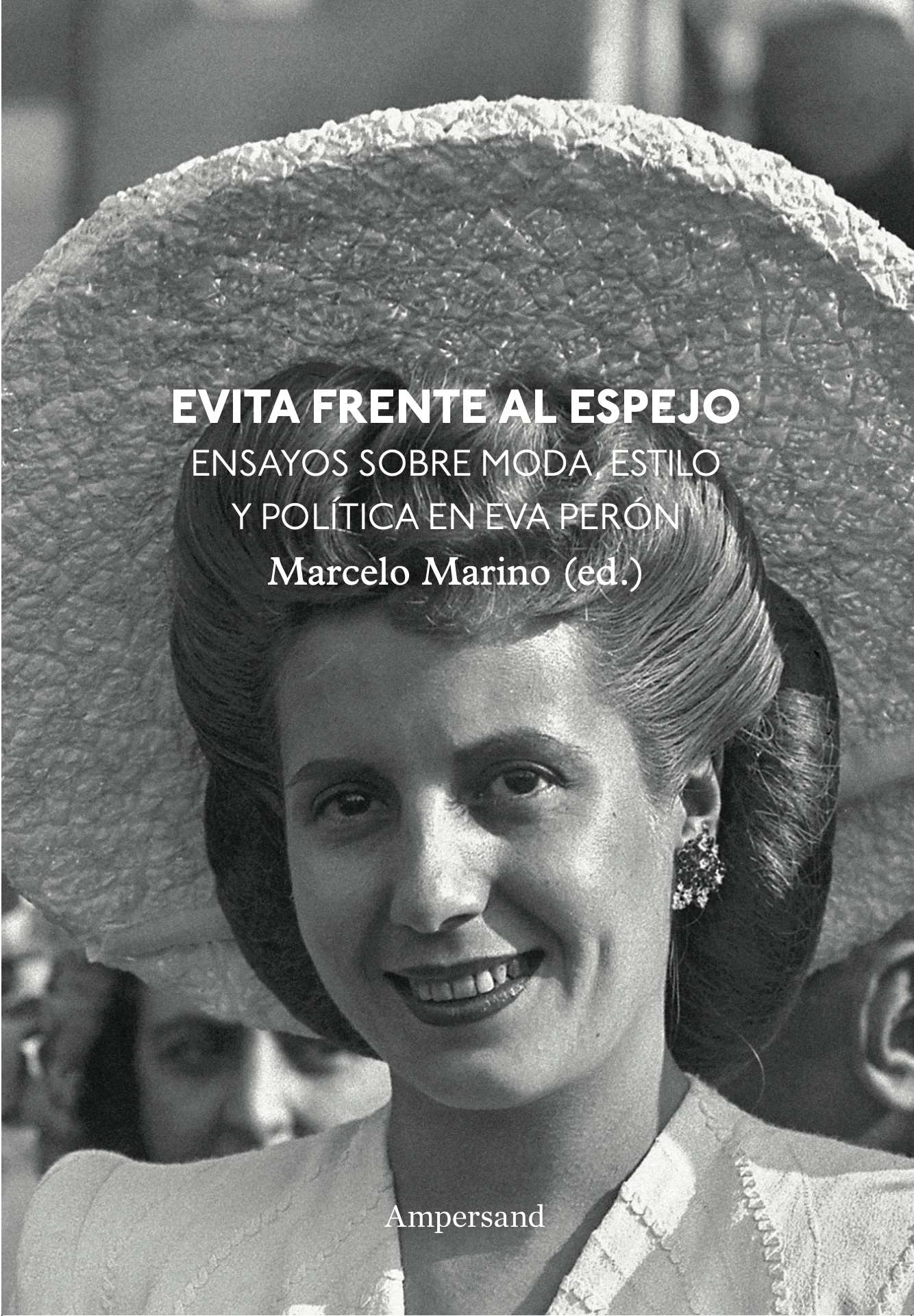 Evita frente al espejo